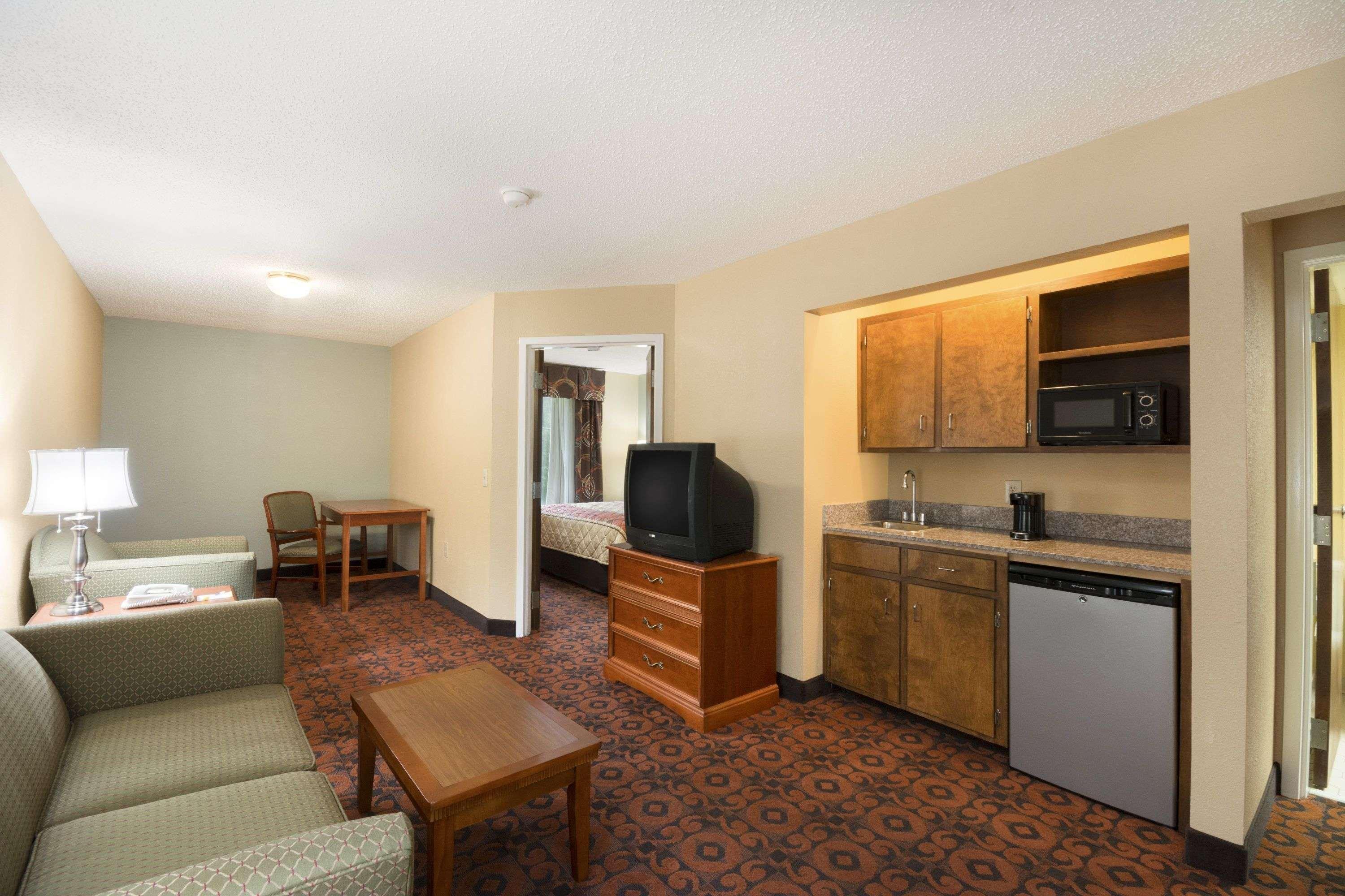 Days Inn By Wyndham Weldon Roanoke Rapids Bagian luar foto