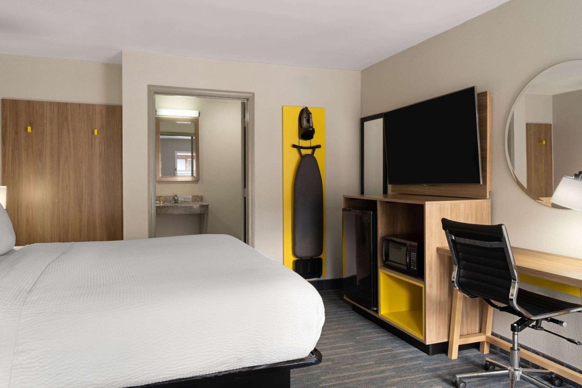 Days Inn By Wyndham Weldon Roanoke Rapids Bagian luar foto