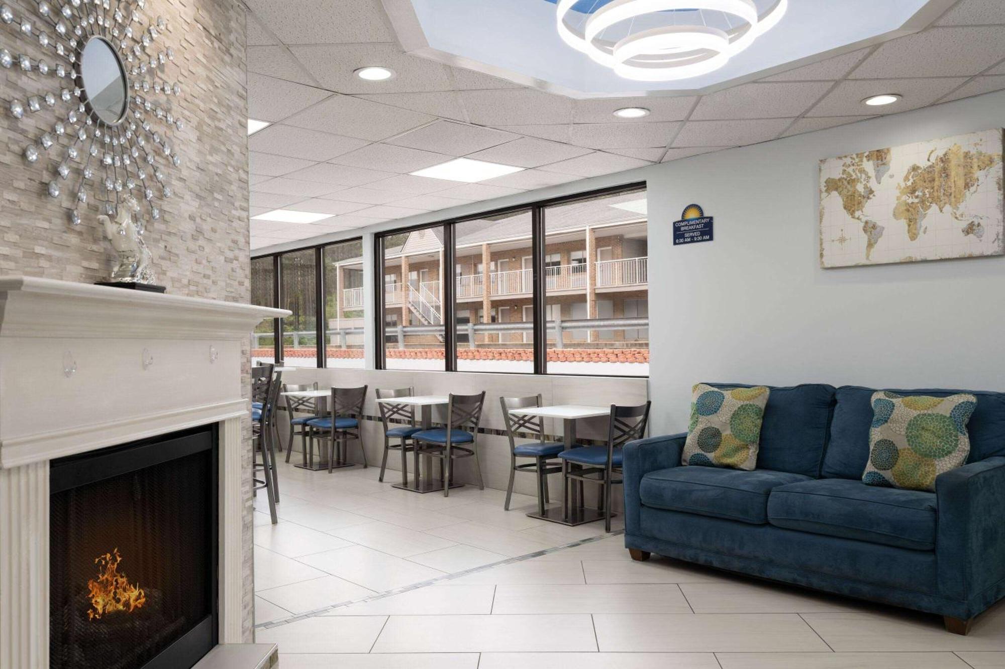 Days Inn By Wyndham Weldon Roanoke Rapids Bagian luar foto